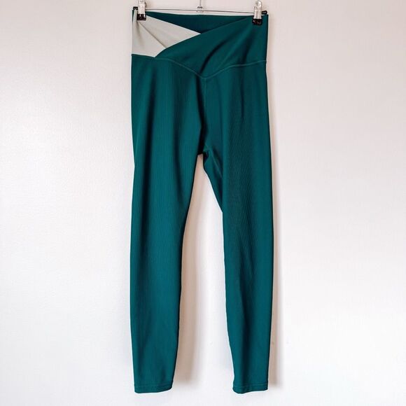 Wilo Green Ribbed Cross Over Waist Crop Leggings Size Medium - Picture 2 of 7